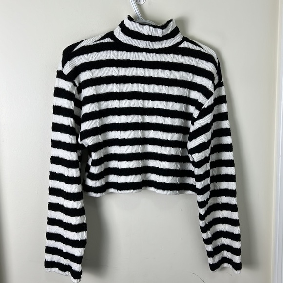 Zara Rugby Stripes Knit Cropped Sweater Size Small - Picture 7 of 9